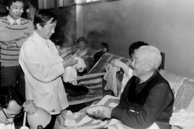 ​那时上海人洗澡叫“孵混堂”