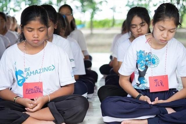 海清步履阑珊沉浸式表演（海清新片隐入尘烟形象太颠覆）