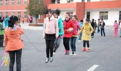 ​公立学校和私立学校的差距在哪？学生将来差距大，家长别选错