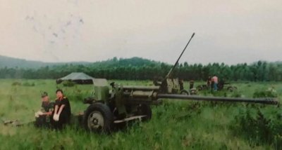 ​越南用缴获的美国M101榴弹炮改装的反坦克炮