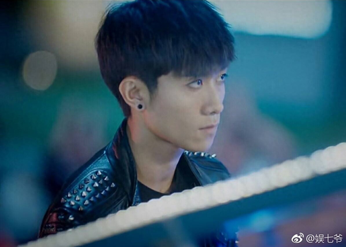 妈呀!张一山“烟熏妆”不是一般的撩啊!超级好看