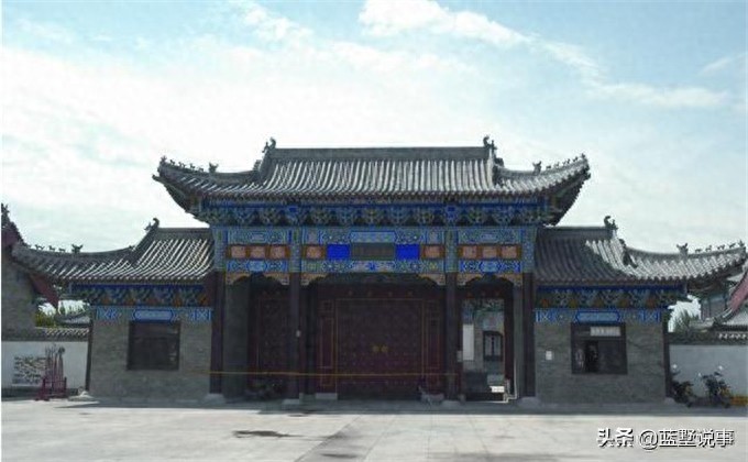 始于乾隆年的伊犁将军府，后来的林则徐、邓廷桢也留下业绩