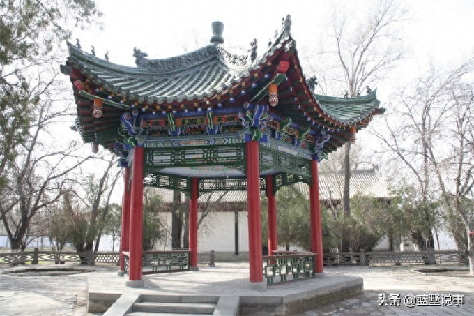 始于乾隆年的伊犁将军府，后来的林则徐、邓廷桢也留下业绩