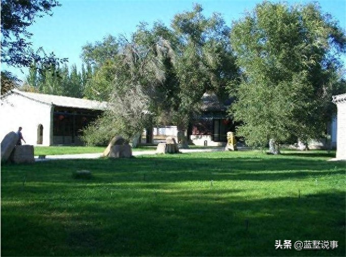 始于乾隆年的伊犁将军府，后来的林则徐、邓廷桢也留下业绩