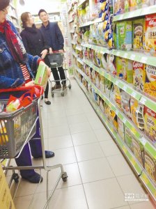 ​杨雅筑黏男採买被抓包 分手洋男 涂百锋近水楼台