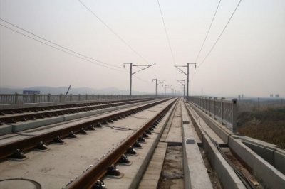 ​内蒙古新建高铁，投资339.3亿元，建290.116km铁路，沿途仅设8站