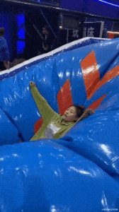 “天热，女孩子可别穿汉服出门了...”不听劝的下场