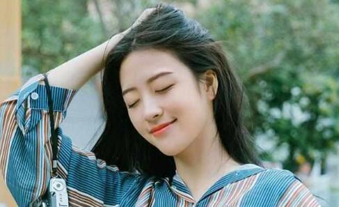 怎么追有点自卑的女生 自卑的女生是怎样的