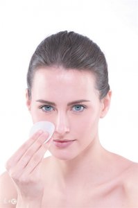 ​皮肤差毛孔粗大暗沉怎么改善？这篇攻略给你支招