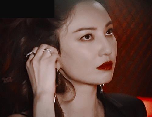 34岁的白冰自爆离婚后崩溃大哭：当红时隐退生子的京城四美之首，如今却...