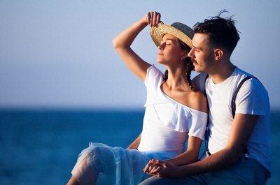 ​一个男人有多爱你，从他和你“接吻”的方式就知道了