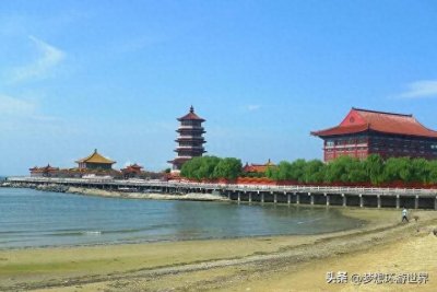 ​蓬莱阁，传说中八仙过海的地方，被誉为“人间仙境”