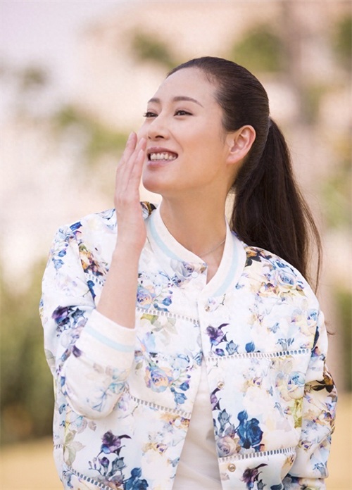 长相古典、气质干净的赵柯，唯美的清新气息令人眼前一亮