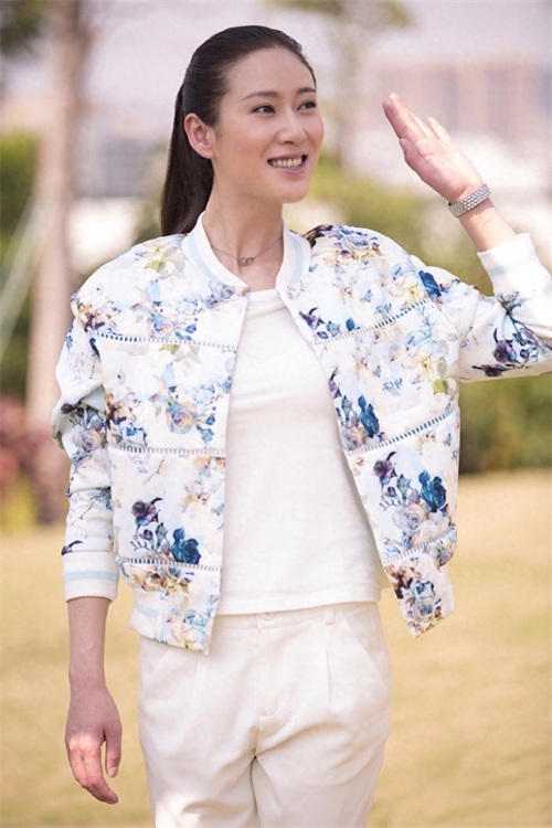 长相古典、气质干净的赵柯，唯美的清新气息令人眼前一亮