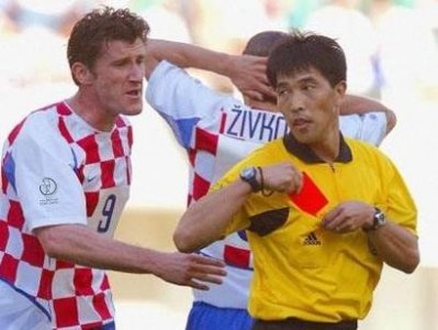 ​“金哨”陆俊的双面人生：原来“黑哨”还可以这样吹？